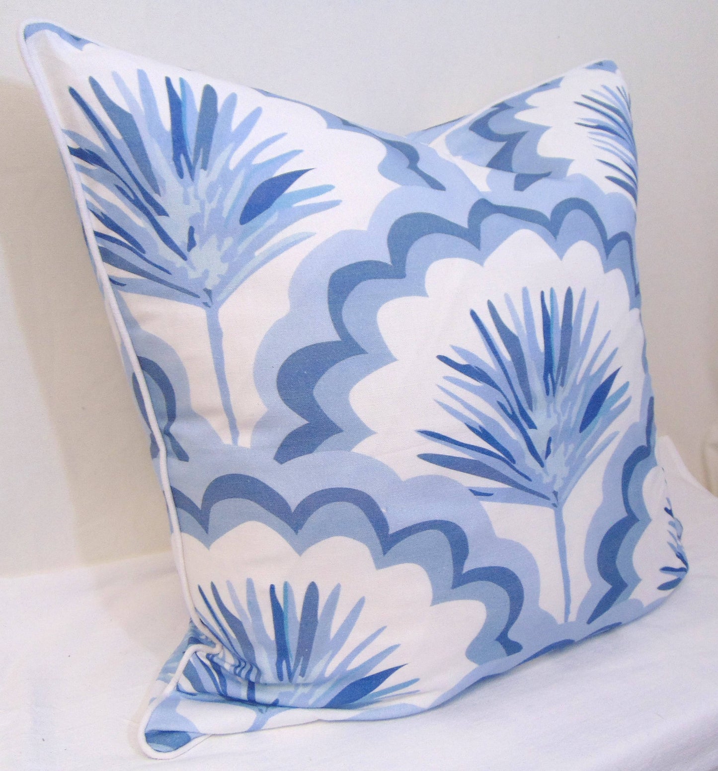 Lace Fronds Blue/Grey Pillow Cover Welt
