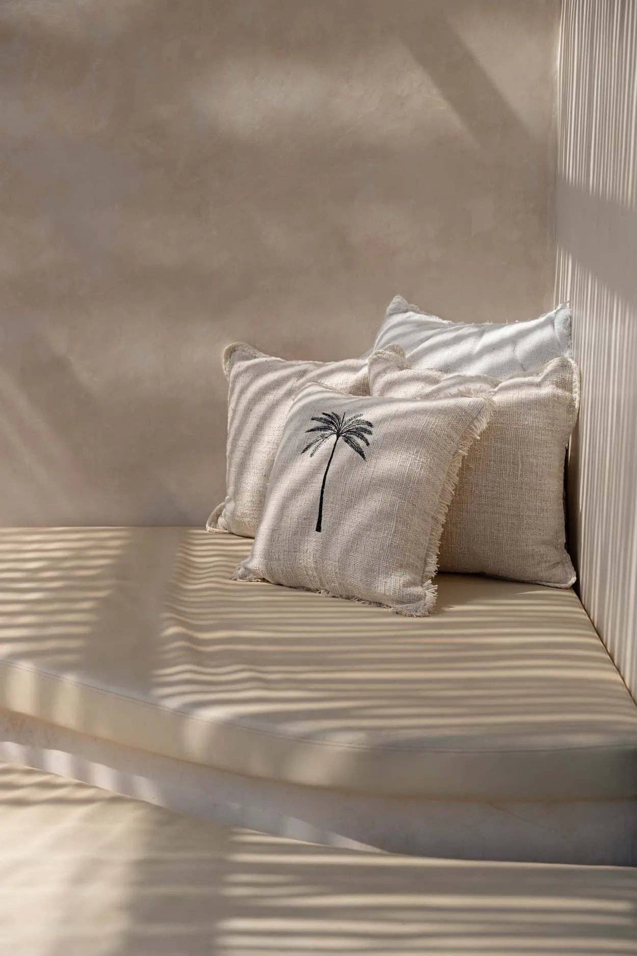 The Gili Palm Pillow Cover - Natural/Black
