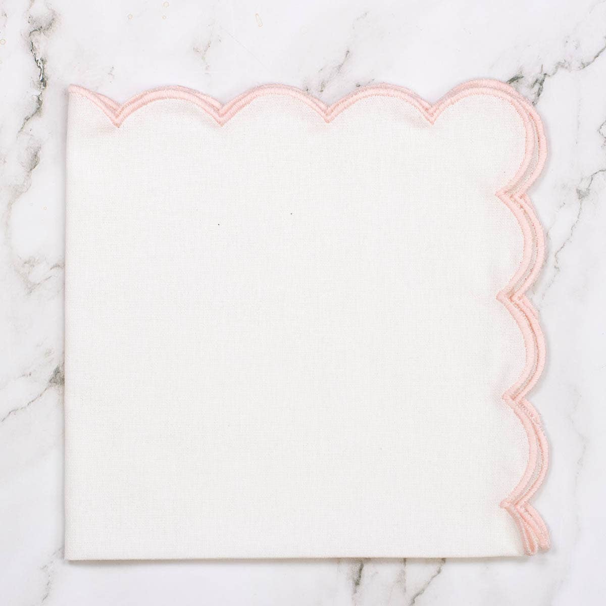 Scallop Napkin White/Pink - 18x18