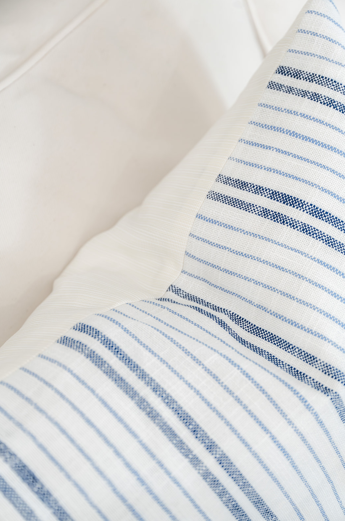 Lakeside Indoor/Outdoor Pillow Cover