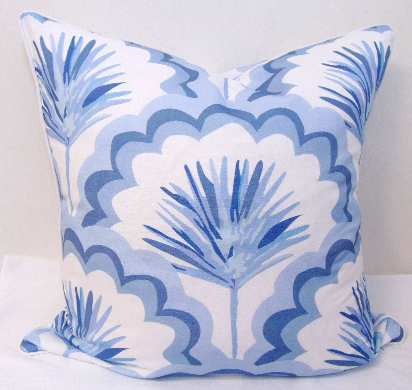 Lace Fronds Blue/Grey Pillow Cover Welt